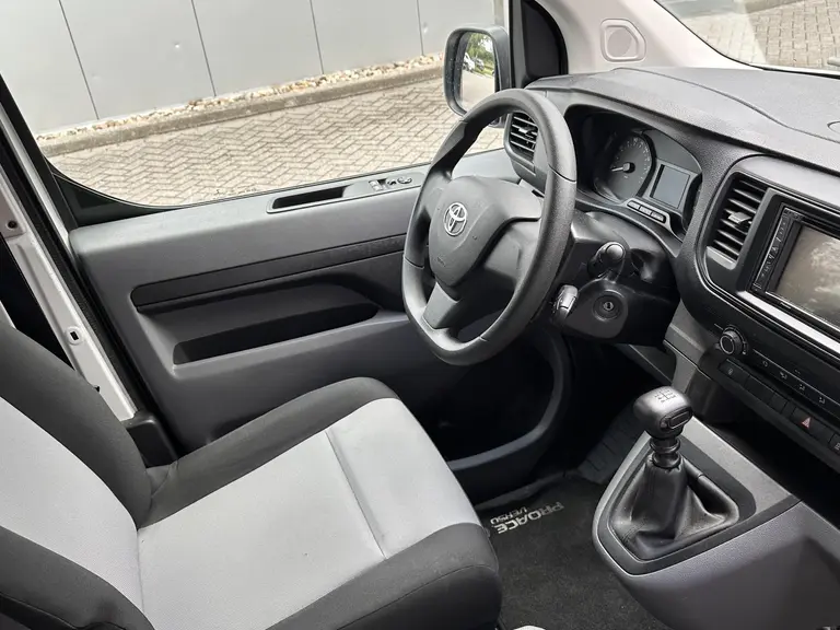 Toyota Proace Shuttle 1.5 D-4D Cool Comfort Long 9 zitplaatsen afbeelding 5