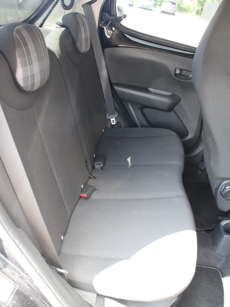 Peugeot 108 1.0 e-VTi 73PK Active 5DRS Airco, Getinte ramen, Centrale deurvergrendeling afbeelding 23