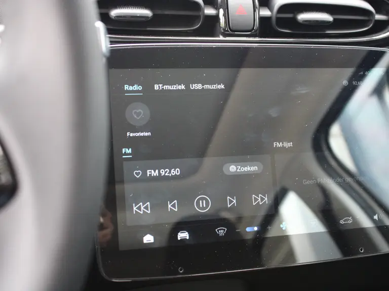 Leapmotor T03 Design 37.3 kWh Navigatie, Camera achter, Parkeerhulp achter, Audio, Keyless Start, Lichtmetalen velgen afbeelding 42