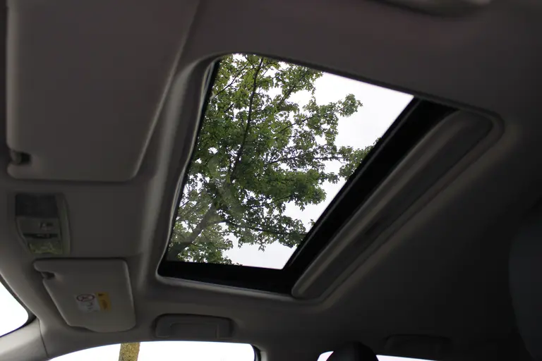 Mitsubishi Outlander 2.0 PHEV instyle+ Cruise/Climate control, Trekhaak, Sch.kanteldak,  Navigatie, Camera, Parkeersensoren Hybride batterij capaciteit: 34,2 Ah. Trekgewicht 1.500 kg. afbeelding 32