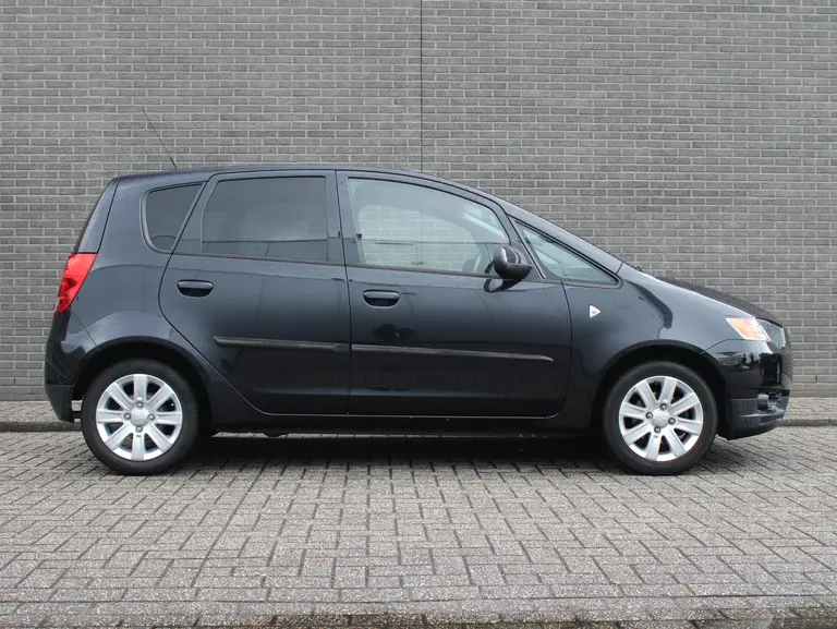 Mitsubishi Colt 1.3 Edition Two airco, cruise control, lichtmetalen velgen afbeelding 3