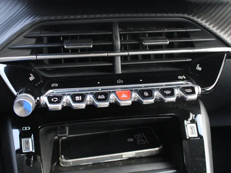 Peugeot 208 Allure 1.2 Hybrid 100PK e-DCS6 Automaat Navigatie, Achteruitrijcamera, Stoelverwarming, Adaptieve Cruise Control afbeelding 27