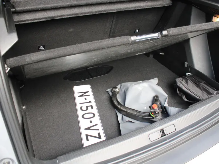 Peugeot 2008 GT Pack 1.2 PureTech 130PK EAT8 Automaat Panoramisch schuifkanteldak, Luxe Alcantara bekleding, Focal Hifi, Trekhaak afbeelding 12