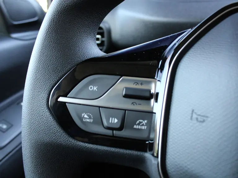 Peugeot Partner 1.5 BlueHDi 130PK EAT8 Automaat L1 White & Black Edition, Navigatie, Airconditioning, Camera Achter + Zijkant, Parkeerhulp voor & achter, Trekhaak afbeelding 21