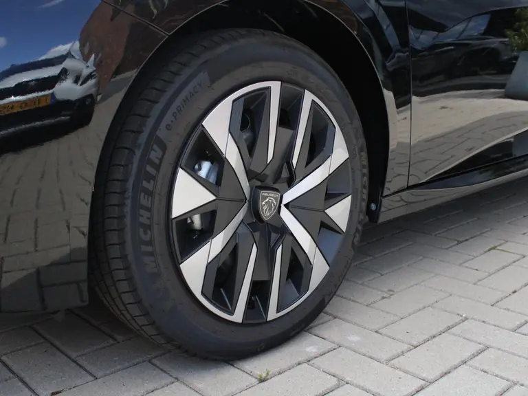 Peugeot 208 1.2 PureTech 75 Style afbeelding 6
