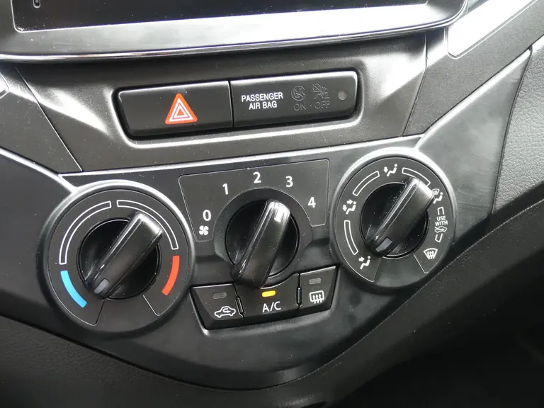 Suzuki Baleno 1.2 Exclusive All seasen banden, Dealer o.h., Airco, Stoelverwarming, afbeelding 19
