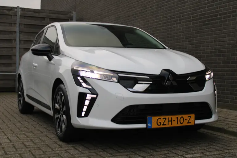 Mitsubishi Colt 1.0T MT Intense Cruise/Climate control, 16"LM velgen, Camera, Apple carplay/Android auto, Parkeersensoren V+A afbeelding 25