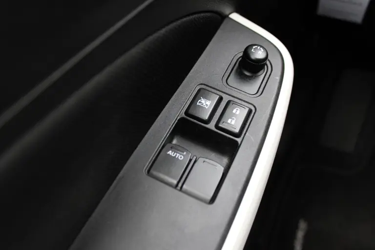 Suzuki Swift 1.2 Select Smart Hybrid 1e eigenaar en Dealer onderhouden! afbeelding 28