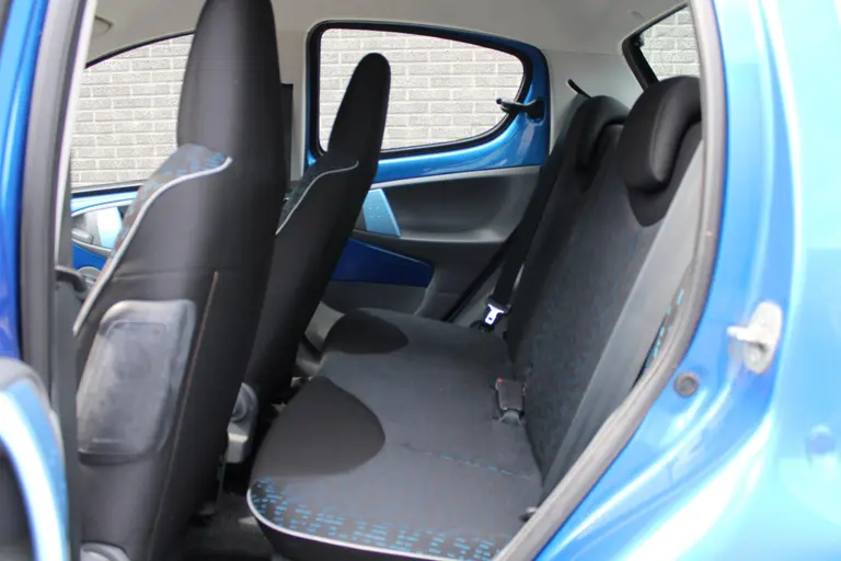 Peugeot 107 1.0-12V Urban Move afbeelding 9