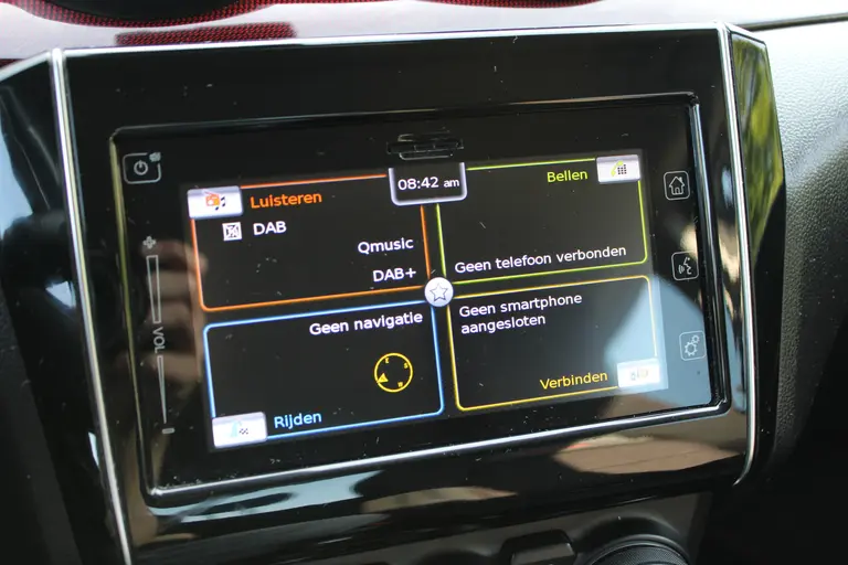 Suzuki Swift 1.4 Sport met Apple Carplay/ Android Auto, Dealer onderhouden, Cruise control en Achteruitrij Camera. afbeelding 14