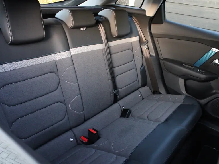 Citroën Ë-C4 Feel 50 kWh 136PK Achteruitrijcamera, Cruise Control, Parkeersensoren Achter, Led Koplampen, Lichtmetalen Velgen afbeelding 10