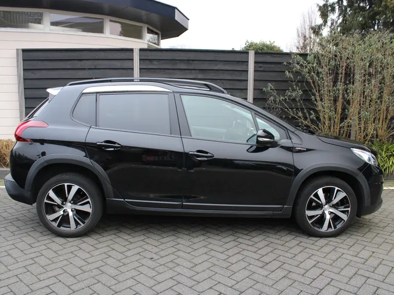 Peugeot 2008 1.2 PureTech GT-Line 110PK EAT6 Automaat Panoramadak, Camera Achter, Parkeerhulp achter, Lichtmetalen velgen afbeelding 8