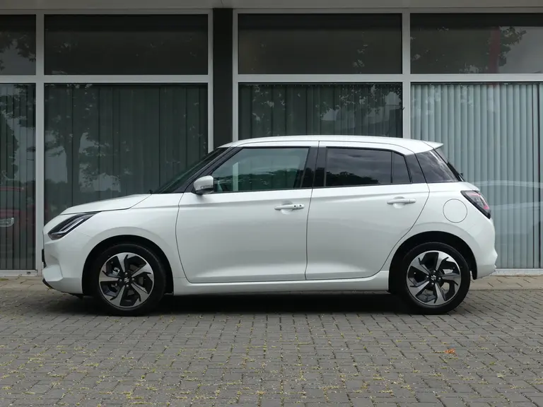 Suzuki Swift 1.2 Style Smart Hybrid Nieuw 6 jaar fabrieksgarantie! Uit voorraad leverbaar! afbeelding 3