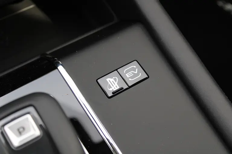 Mitsubishi Outlander 2.4 PHEV First Edition 20" LM velgen, Stuur+stoelverwarming, Standkachel, Premium audio, PDC V+A, Trekgewicht 1.600 KG. afbeelding 35