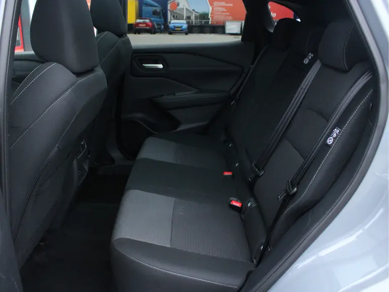 Nissan QASHQAI 1.5 e-Power 190PK N-Connecta Design Pack Automaat Panoramadak, Multimediasysteem, Parkeercamera 360, Cruise control, Climate control, Lane departure, Rijklaarprijs! afbeelding 40