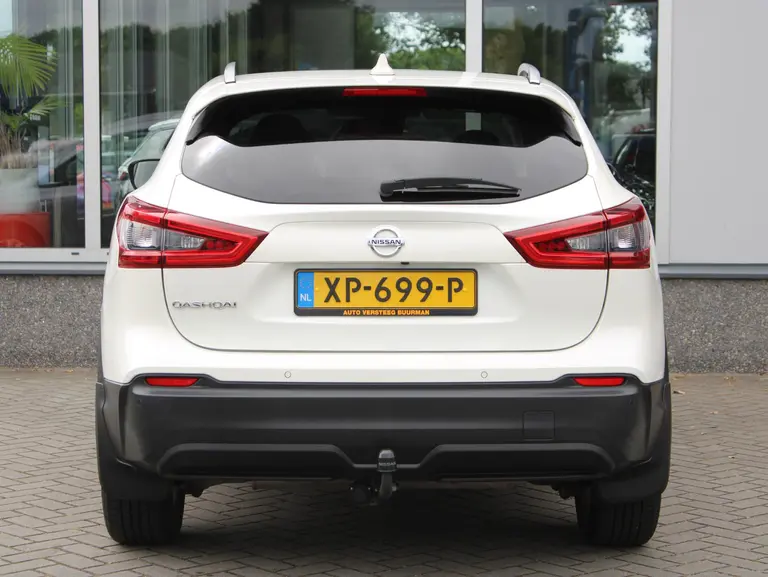 Nissan QASHQAI 1.2 N-Connecta Automaat Trekhaak, Panoramadak, Cruise en Climate Control, Achteruitrijcamera afbeelding 17