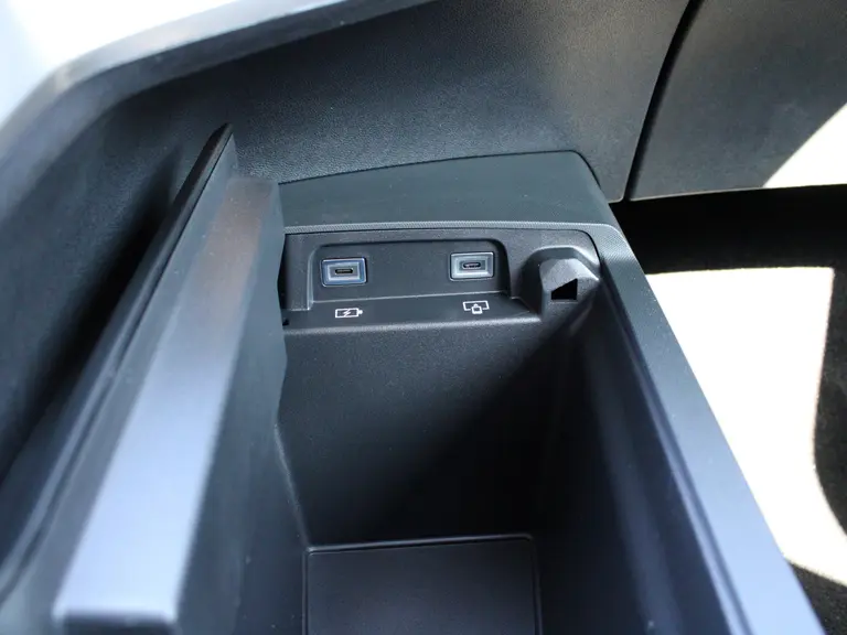 Peugeot 3008 GT 1.2 Hybrid 136PK e-DCS6 Automaat 360 Camera, Navigatie, Elektrische Achterklep, Parkeerhulp voor & achter afbeelding 29
