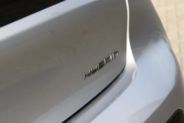 Peugeot 208 Hybrid 100 e-DCS6 Allure Automaat, Navigatie, Applecarpl./Andr. Auto, Keyless entry/Start afbeelding 8