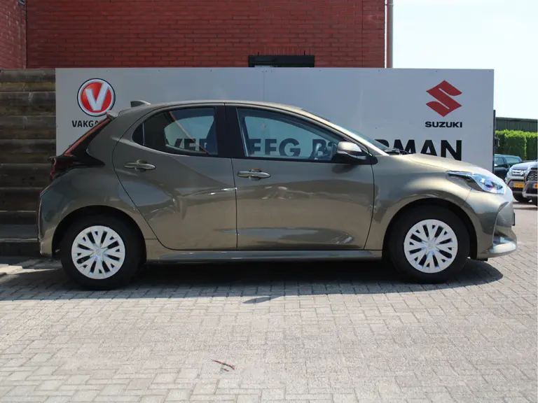 Toyota Yaris 1.0 VVT-i Active Achteruitrijcamera, Bluetooth, Cruise Control Adaptief, Airco afbeelding 12