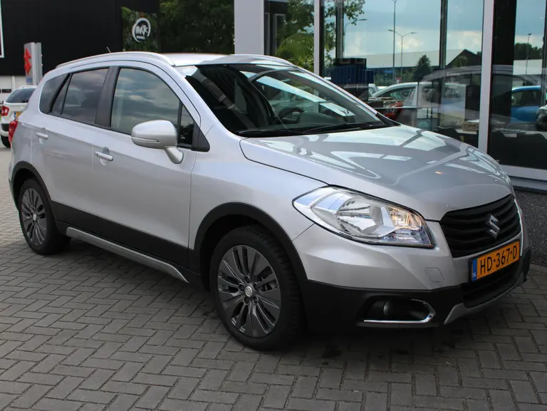 Suzuki S-Cross 1.6 Exclusive Trekhaak, Cruise control, Climate control, Allseasonbanden, Stoelverwarming afbeelding 24