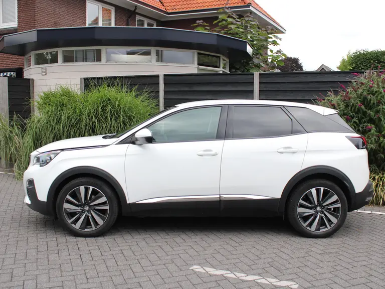 Peugeot 3008 Allure 1.2 PureTech 130PK Trekhaak, AppleCarPlay/AndroidAuto Navigatie, Lichtmetalen velgen, Parkeerhulp voor & achter afbeelding 4