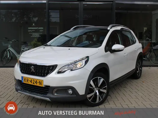 Peugeot 2008 1.2 110PK PureTech Allure Trekhaak, 4 seizoensbanden, Lederenbekleding en Panoramadak.