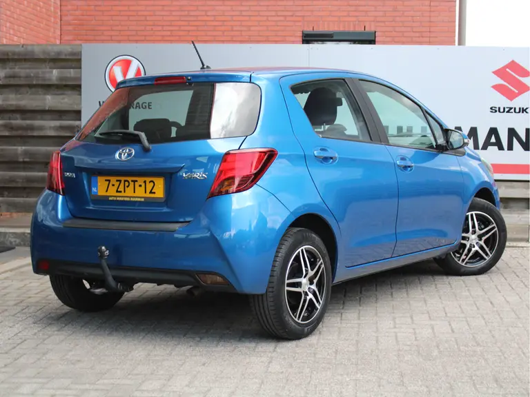 Toyota Yaris 1.3 100PK VVT-i Aspiration Cruise Control, Achteruitrijcamera, Bluetooth, Elektrische Ramen afbeelding 2