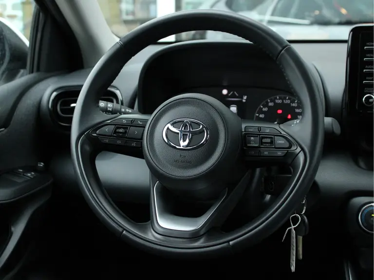 Toyota Yaris 1.0 VVT-i Active Cruise Control, Airco, Lichtmetalen Velgen, Bluetooth, Achteruitrijcamera afbeelding 23