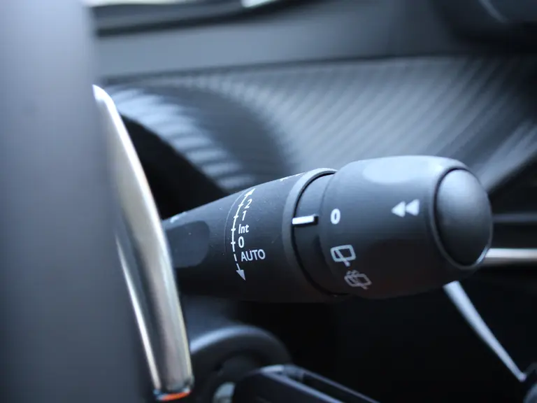 Peugeot 208 Allure 1.2 Hybrid 110PK e-DCS6 Automaat Navigatie, 360 camera, Lichtmetalen velgen, Parkeerhulp voor & achter, Cruise Control afbeelding 25