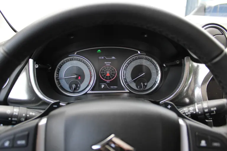 Suzuki Vitara 1.5 Hybrid Style, Automaat, 1e Eig. met All-Seasonbanden, Panoramadak, Navigatie, Parkeersensoren en Dealer onderhouden! afbeelding 16