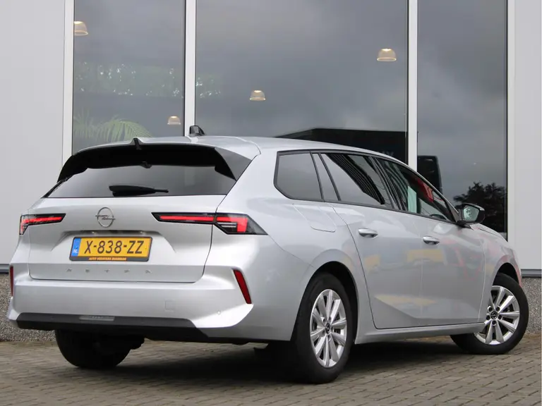 Opel Astra Sports Tourer 1.2 Level 2 Cruise en Climate Control, Parkeersensoren Voor en Achter, Navigatie afbeelding 16