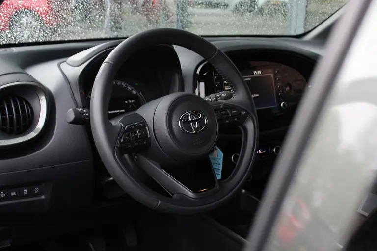 Toyota Aygo X 1.0 VVT-i MT Pulse Achteruitrijcamera, Cruise Control Adaptief, Airco Automatisch, DAB Radio € 379,- private lease afbeelding 5