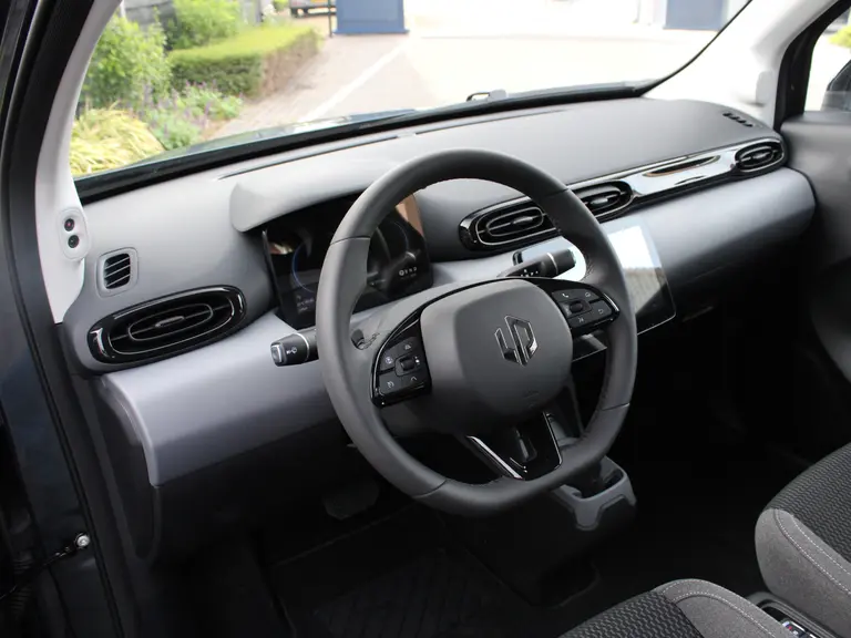 Leapmotor T03 Design 37.3 kWh Navigatie, Camera achter, Parkeerhulp achter, Audio, Keyless Start, Lichtmetalen velgen afbeelding 14
