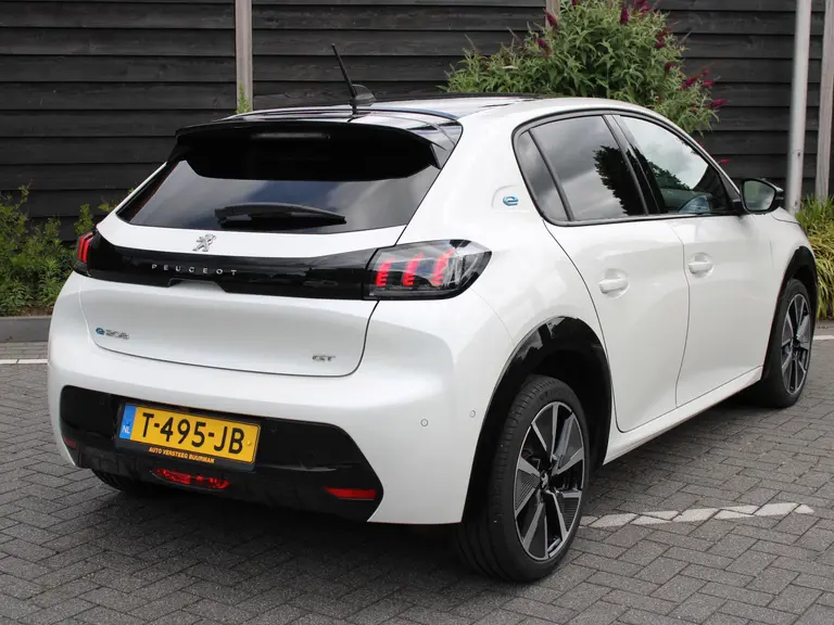 Peugeot e-208 EV GT Pack 50 kWh 136PK Navigatie, Achteruitrijcamera, Panoramadak, Stoelverwarming, Adaptieve Cruise Control afbeelding 10