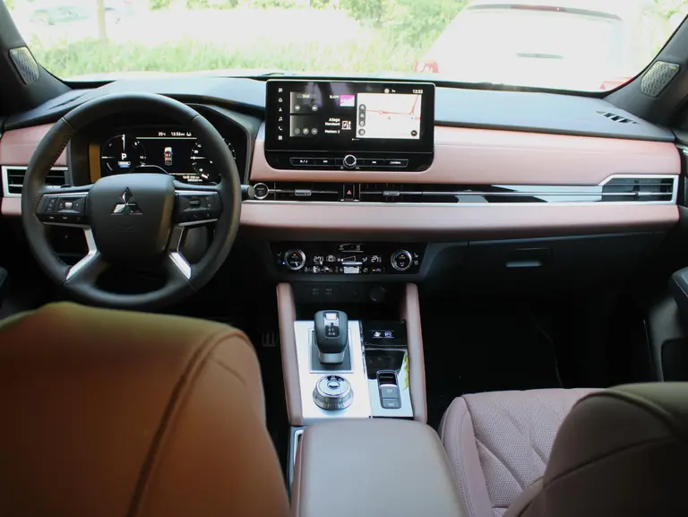 Mitsubishi Outlander 2.4 PHEV Instyle+ Lederen Interieur, Elektrisch Glazen Panoramadak, Stoelventilatie, Yamaha Audio afbeelding 25