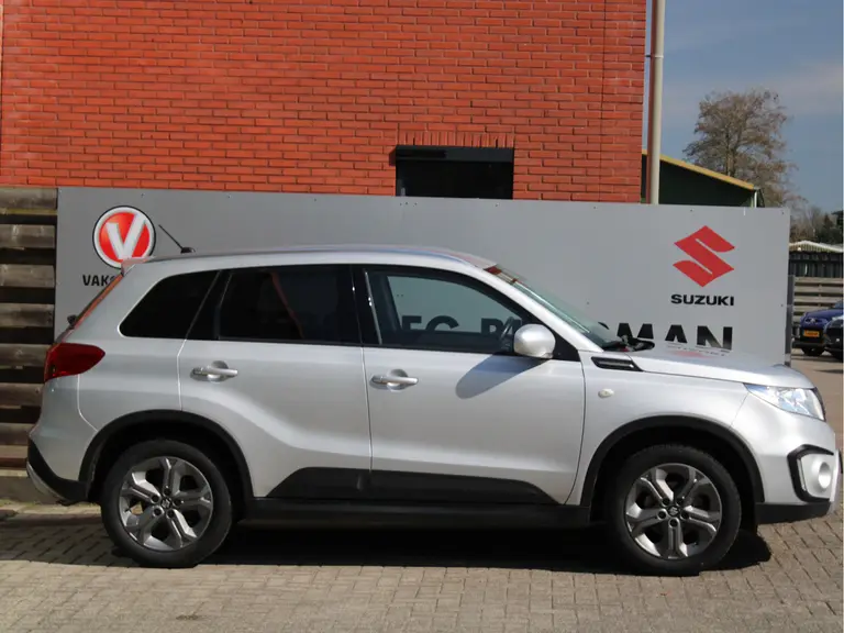 Suzuki Vitara 1.6 Exclusive Trekhaak, Cruise en Climate Control, Achteruitrijcamera, Bluetooth afbeelding 14
