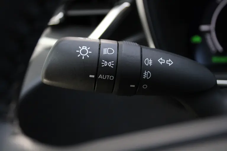 Toyota Corolla 1.8 Hybrid First Edition Automaat Achteruitrijcamera, Parkeersensoren Voor/Achter, Stoelverwarming, Cruise Control Adaptief, Climate Control afbeelding 31