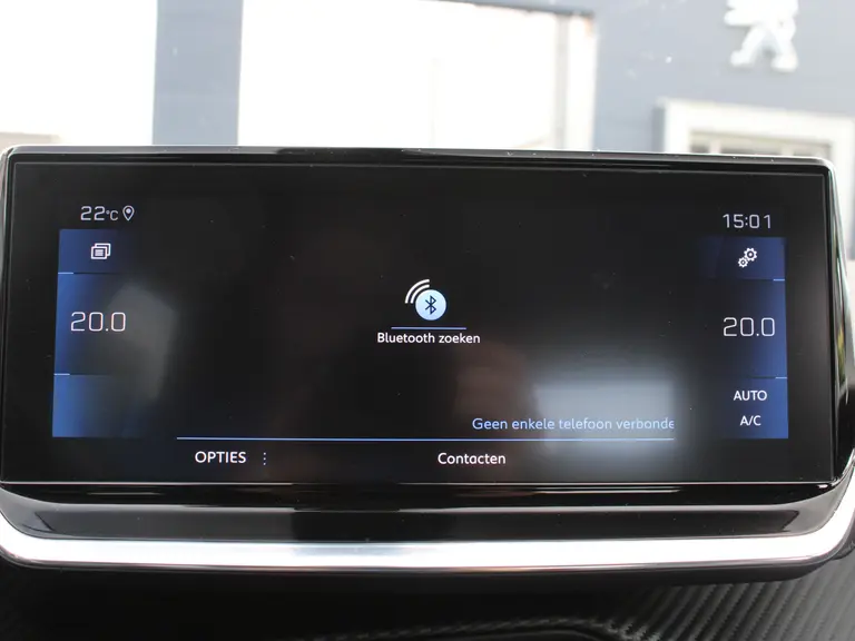 Peugeot 2008 Allure 1.2 PureTech 130PK EAT8 Automaat Navigatie, Achteruitrijcamera, Parkeersensoren, Dab, Apple Carplay. Android Auto afbeelding 25