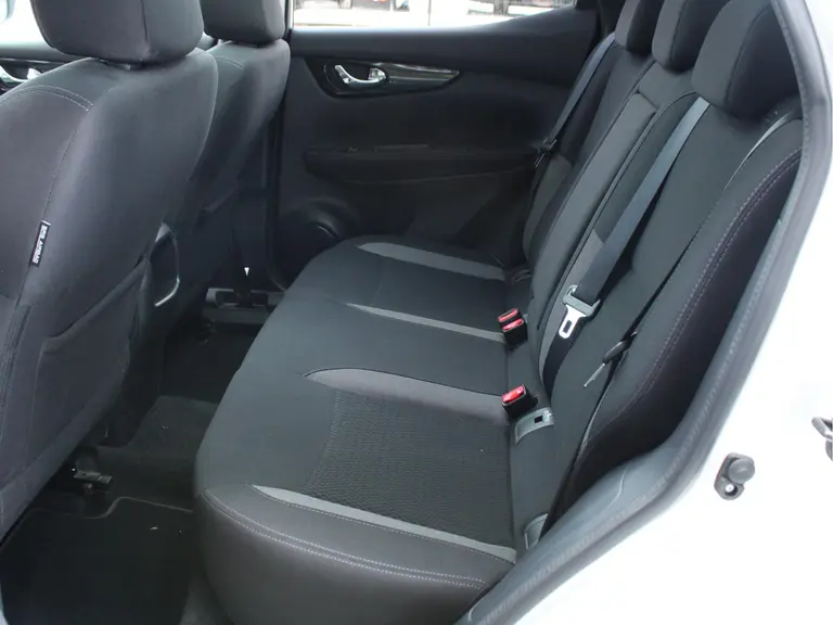 Nissan QASHQAI 1.2 N-Connecta Automaat Trekhaak, Panoramadak, Cruise en Climate Control, Achteruitrijcamera afbeelding 35