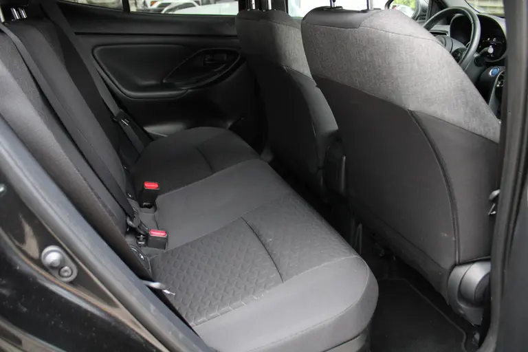 Toyota Yaris Cross 1.5 Hybrid Dynamic Navigatie, Achteruitrijcamera, Climate Control, Bluetooth afbeelding 19