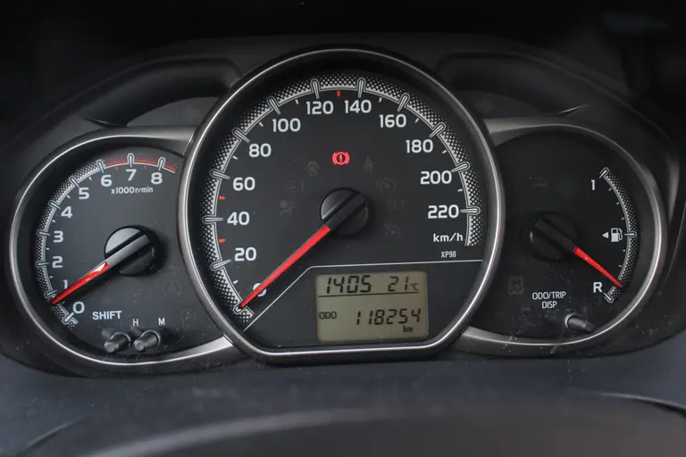 Toyota Yaris 1.3 100PK VVT-i Aspiration Cruise Control, Achteruitrijcamera, Bluetooth, Elektrische Ramen afbeelding 26