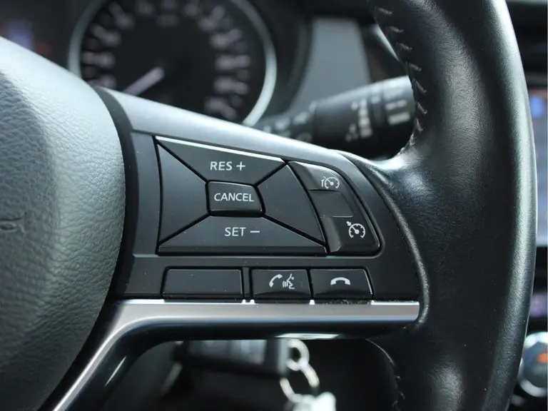 Nissan QASHQAI 1.2 N-Connecta Automaat Trekhaak, Panoramadak, Cruise en Climate Control, Achteruitrijcamera afbeelding 28