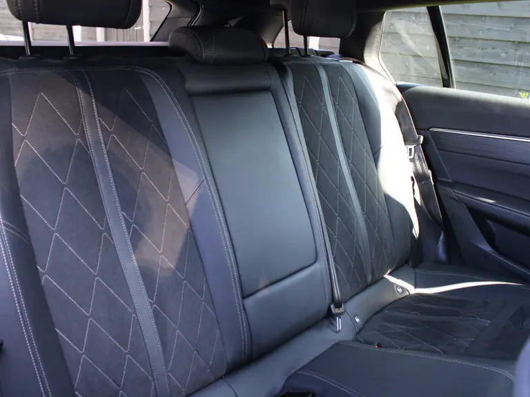 Peugeot 508 SW 1.5 BlueHDI 130PK Blue Lease GT Automaat Navigatie, Camera Voor & Achter, Keyless, Trekhaak, Adaptieve Cruise Control, Elektrische Achterklep afbeelding 16