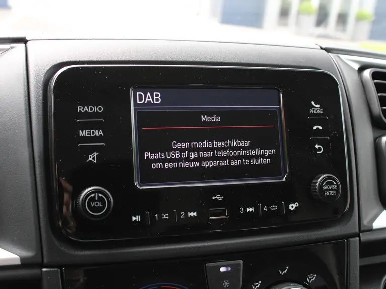 Citroën Jumper 2.2 BlueHDi 120PK S&S L2H1 3.0t Trekhaak, Navigatie, Achteruitrijcamera, Cruise Control, Airco, Dodehoek Detectie afbeelding 26