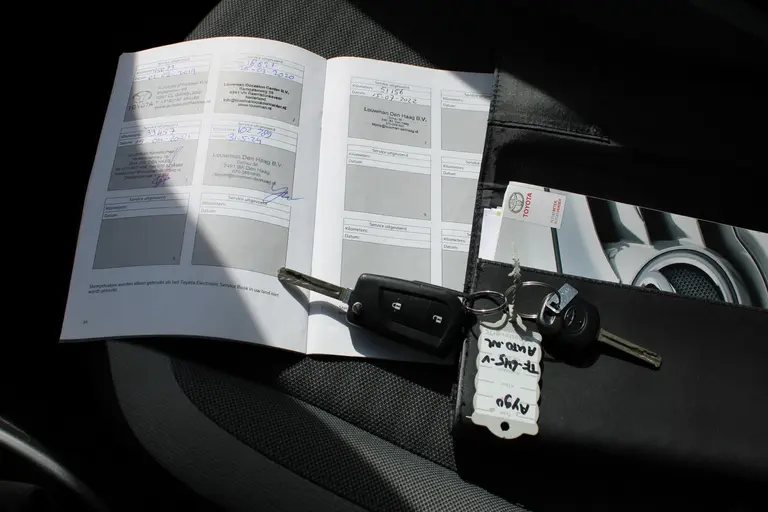 Toyota Aygo 1.0 VVT-i x-first, Camera, LM-Velgen en Dealer ondehouden! afbeelding 27