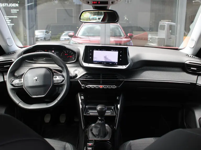 Peugeot 2008 1.2 PureTech Allure Camera, Trekhaak, Navigatie afbeelding 9