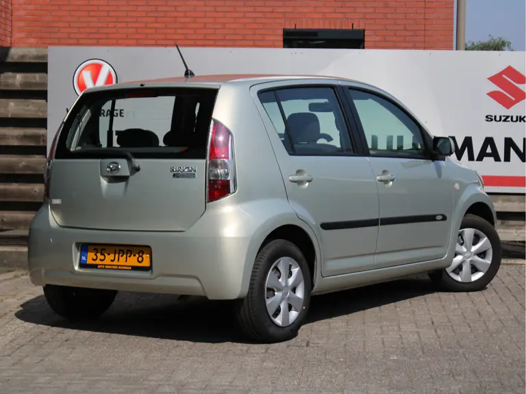 Daihatsu Sirion 2 1.0-12V Premium 70PK Elektrische Ramen Voor en Achter, afbeelding 2