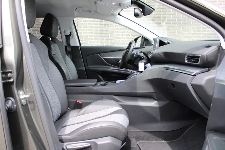 Peugeot 3008 1.2 PureTech Allure Automaat, Trekhaak, Navigatie, CruiseControl, Applecarpl./Andr. Auto afbeelding 33