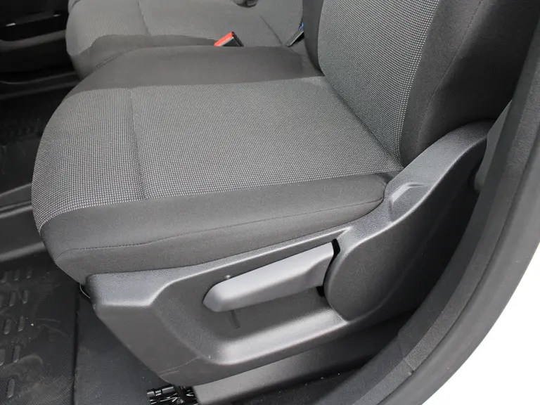 Peugeot Partner 1.5 BlueHDi 130PK EAT8 S&S L1 Automaat Trekhaak, Navigatie, Airconditioning, Camera achter & zijkant, Parkeerhulp voor & achter, Betimmering afbeelding 32