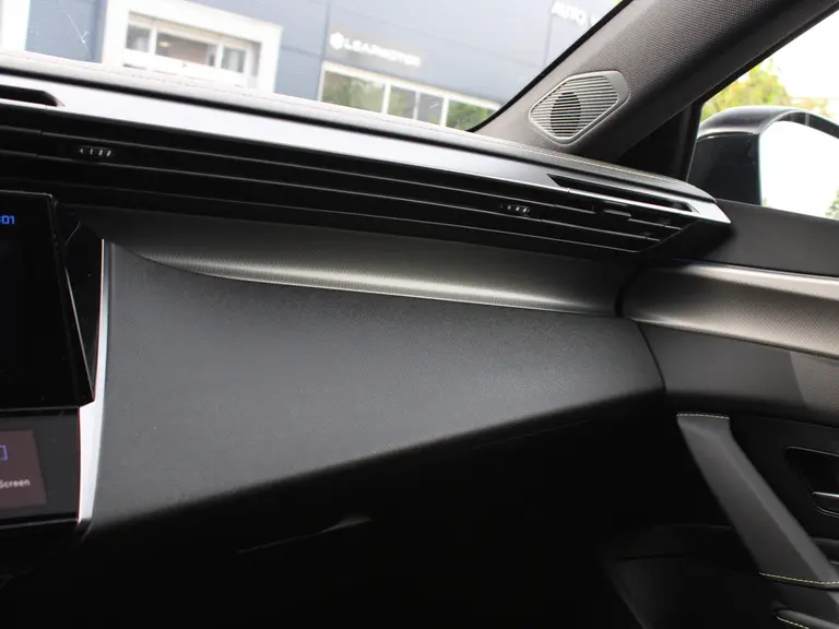 Peugeot e-308 SW GT 54 kWh 156PK Navigatie, Achteruitrijcamera, Stoel en Stuurverwarming, Parkeersensoren Voor & Achter afbeelding 35